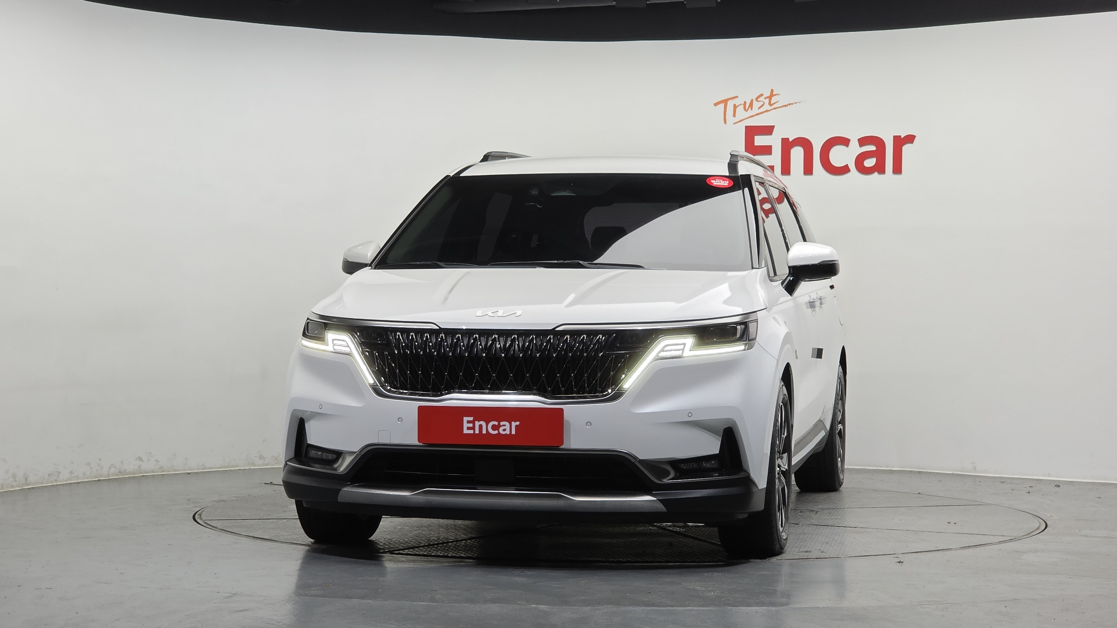 KIA CARNIVAL photo 3