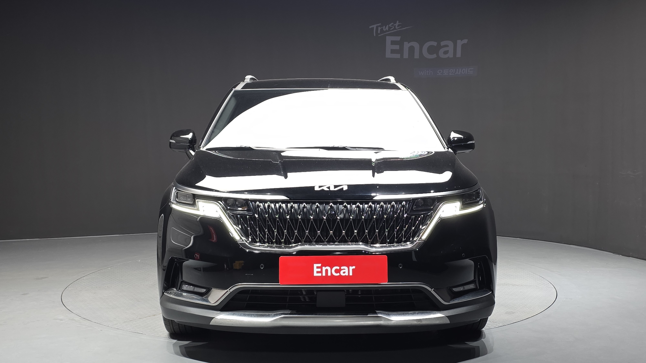 KIA CARNIVAL photo 3