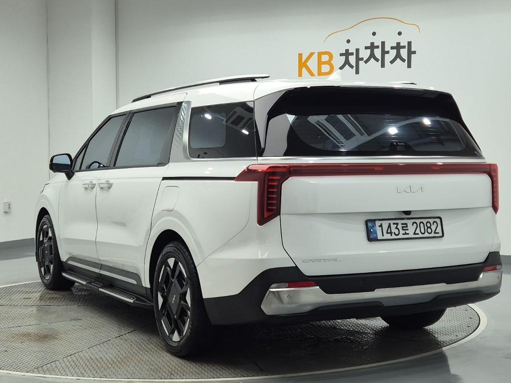 KIA CARNIVAL photo 3