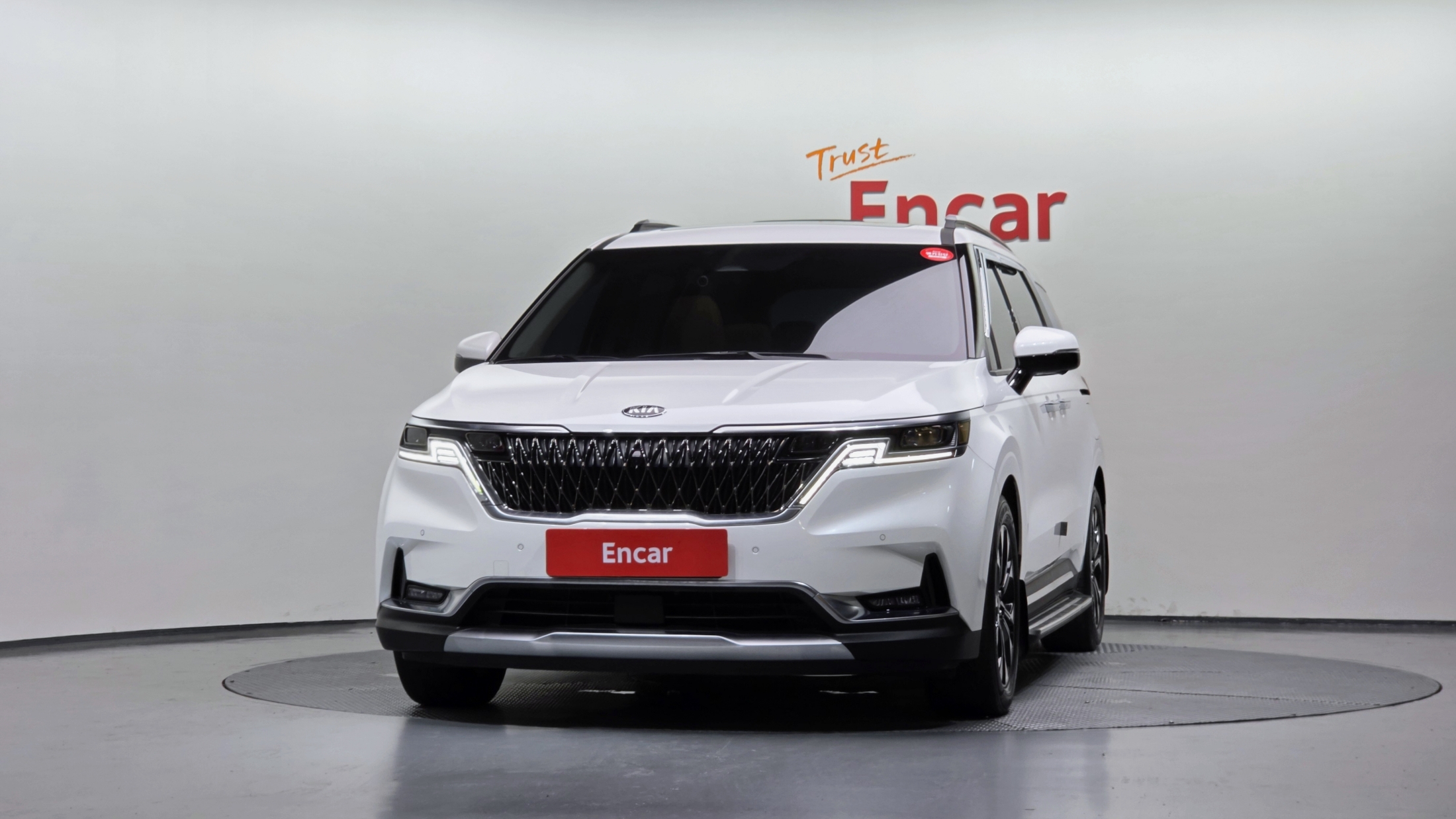 KIA CARNIVAL photo 3