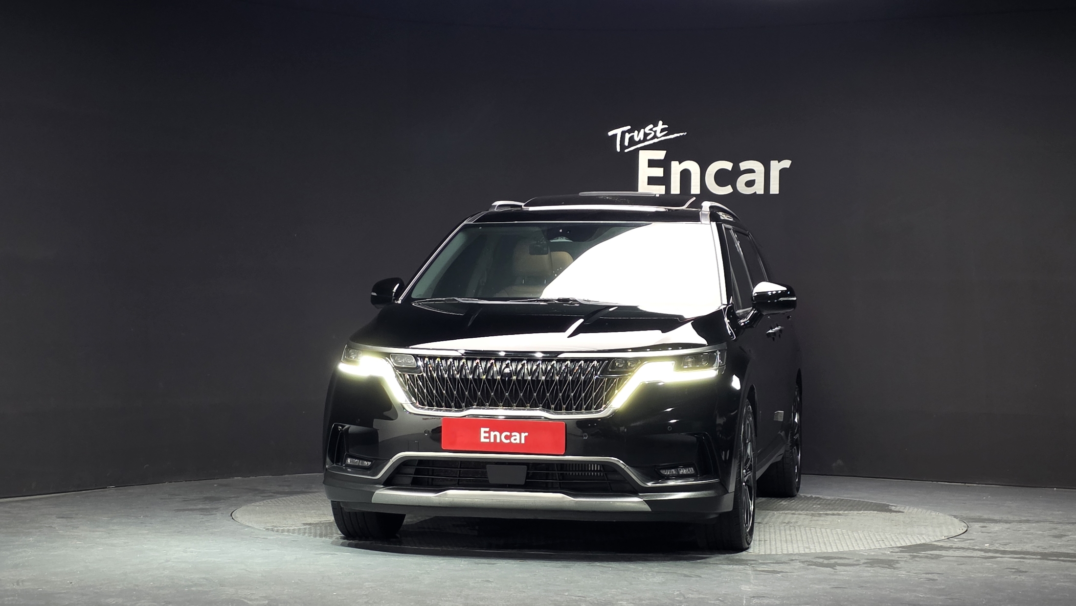 KIA CARNIVAL photo 3