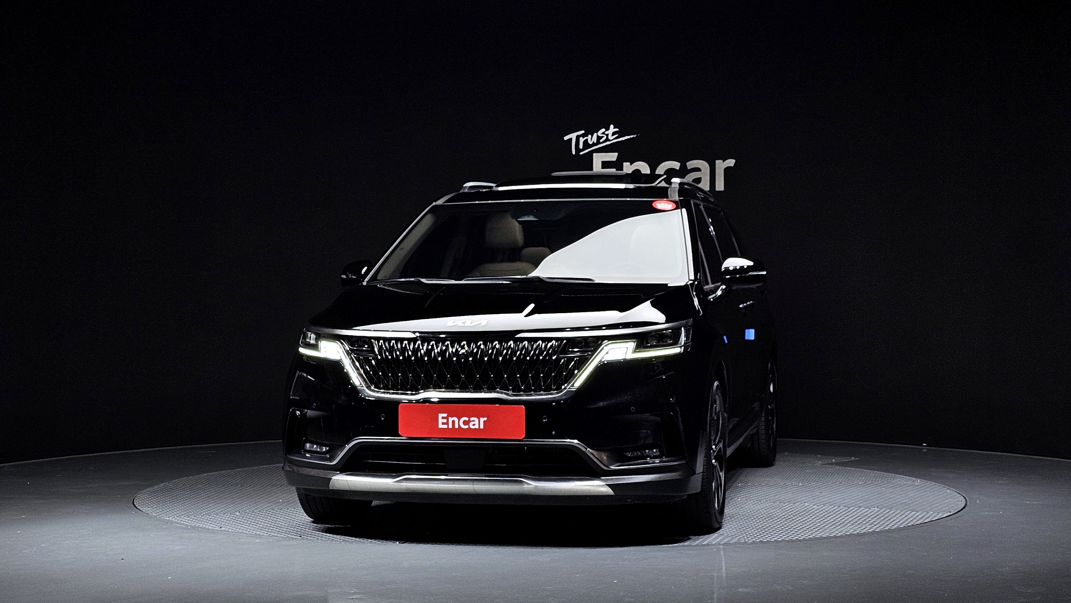 KIA CARNIVAL photo 2