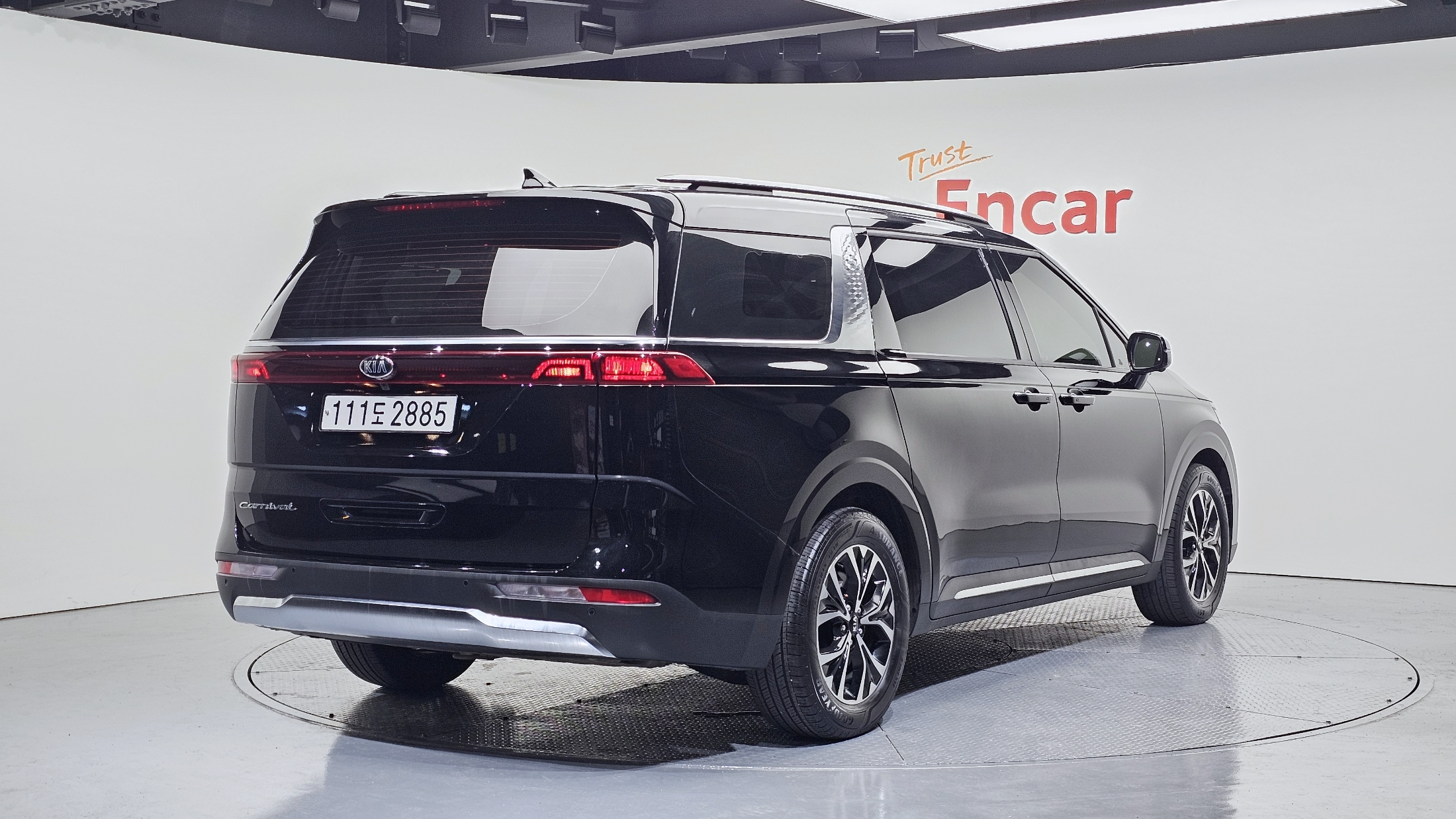 KIA CARNIVAL photo 2