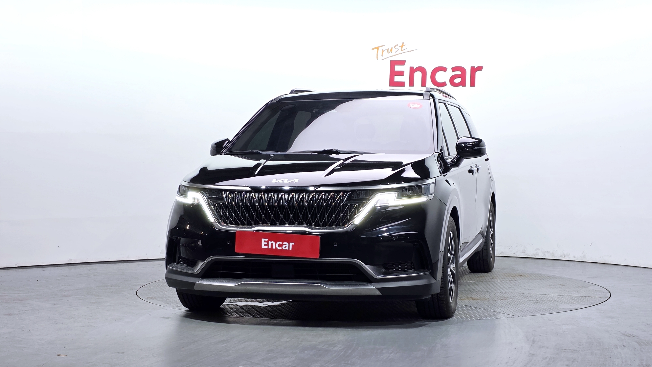 KIA CARNIVAL photo 3