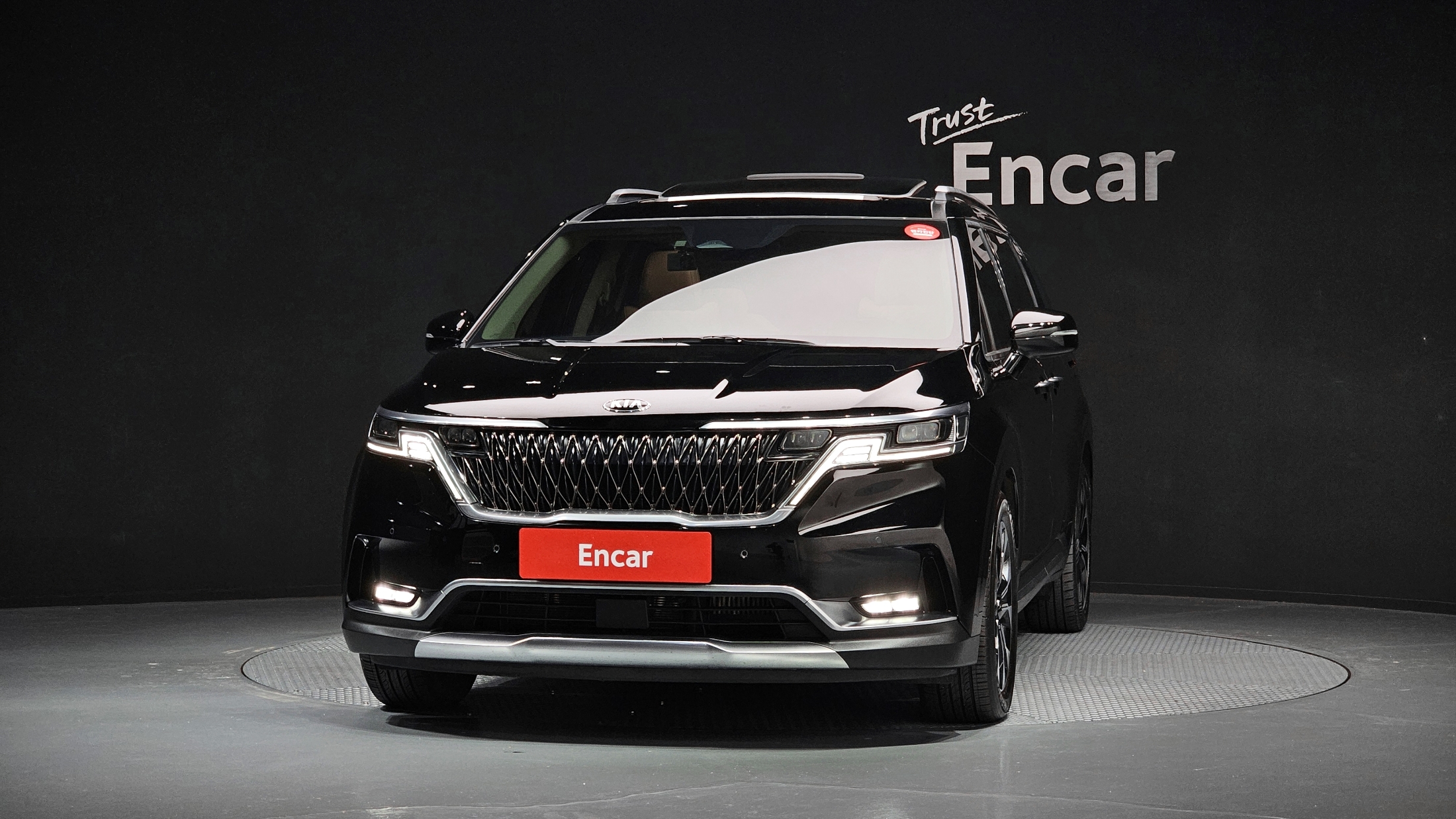KIA CARNIVAL photo 3