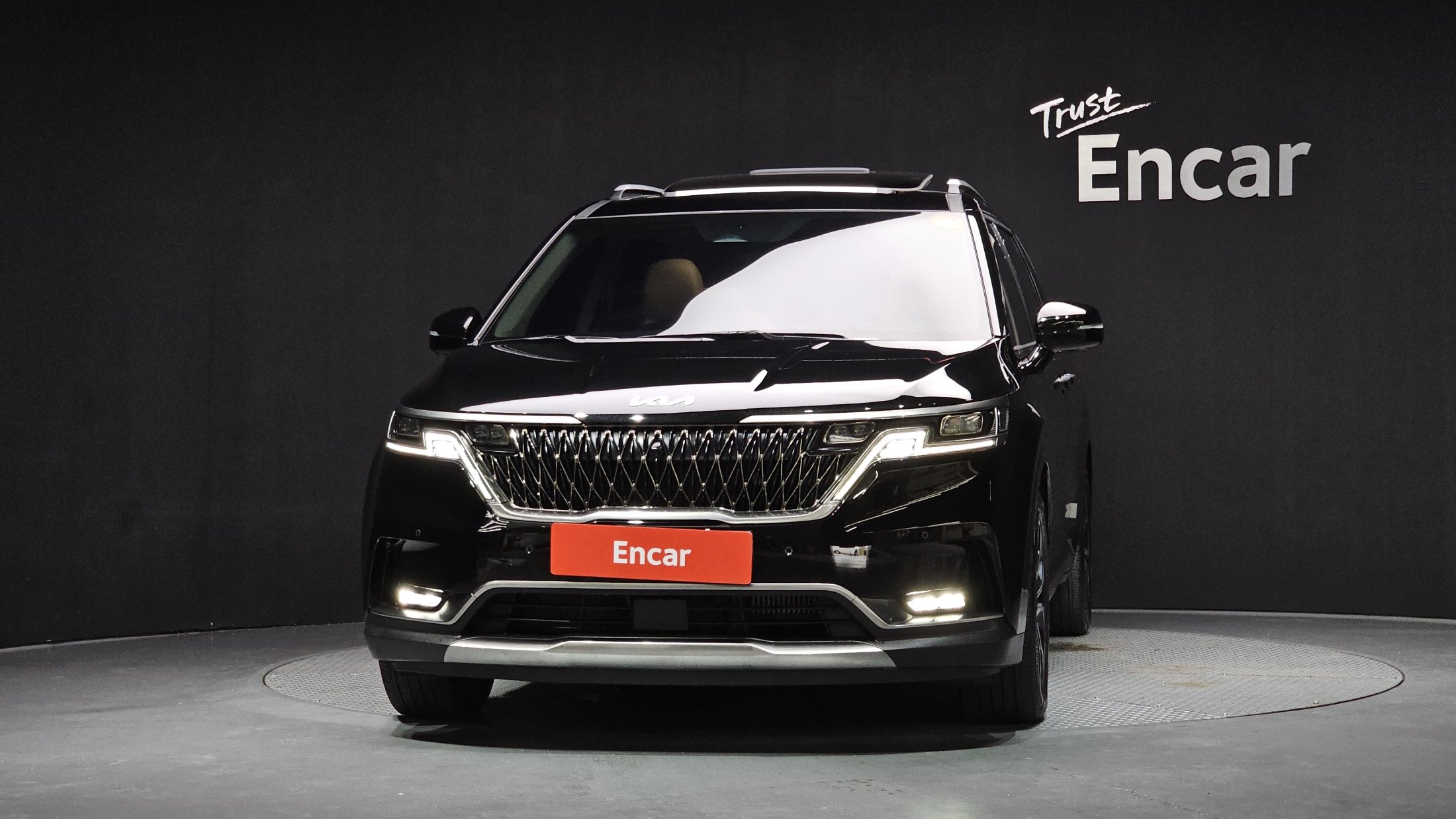 KIA CARNIVAL photo 3