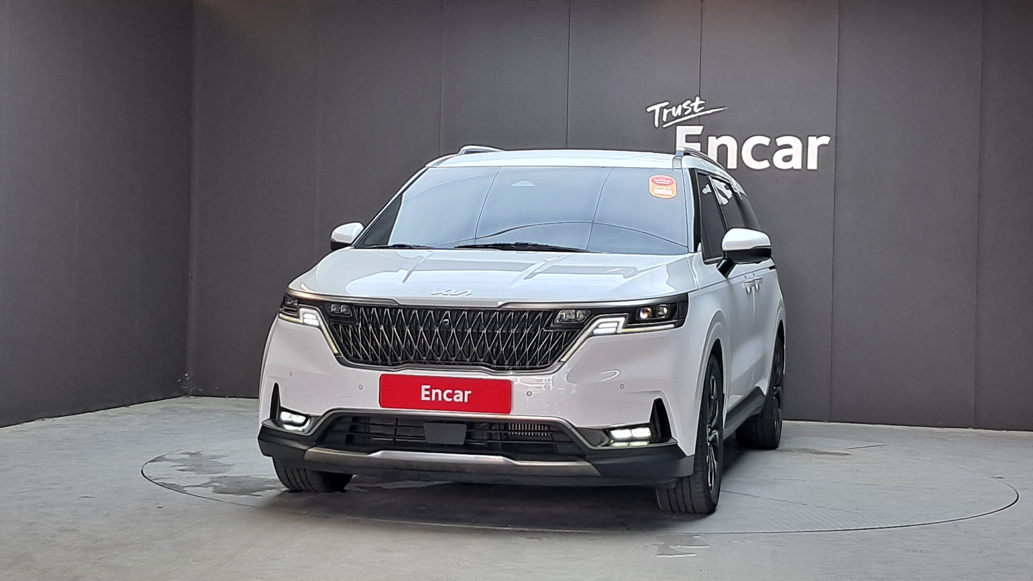 KIA CARNIVAL photo 3