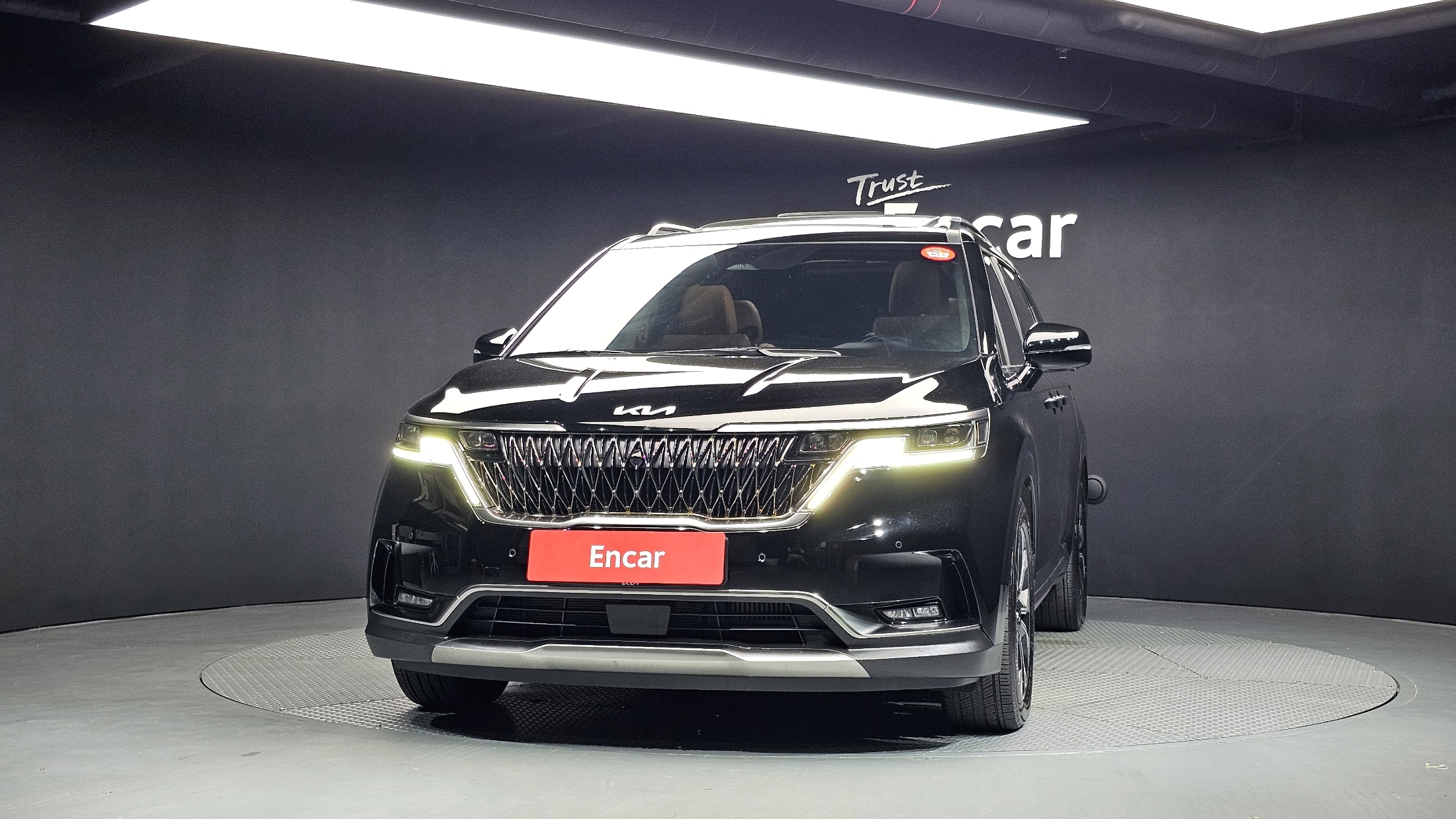 KIA CARNIVAL photo 2