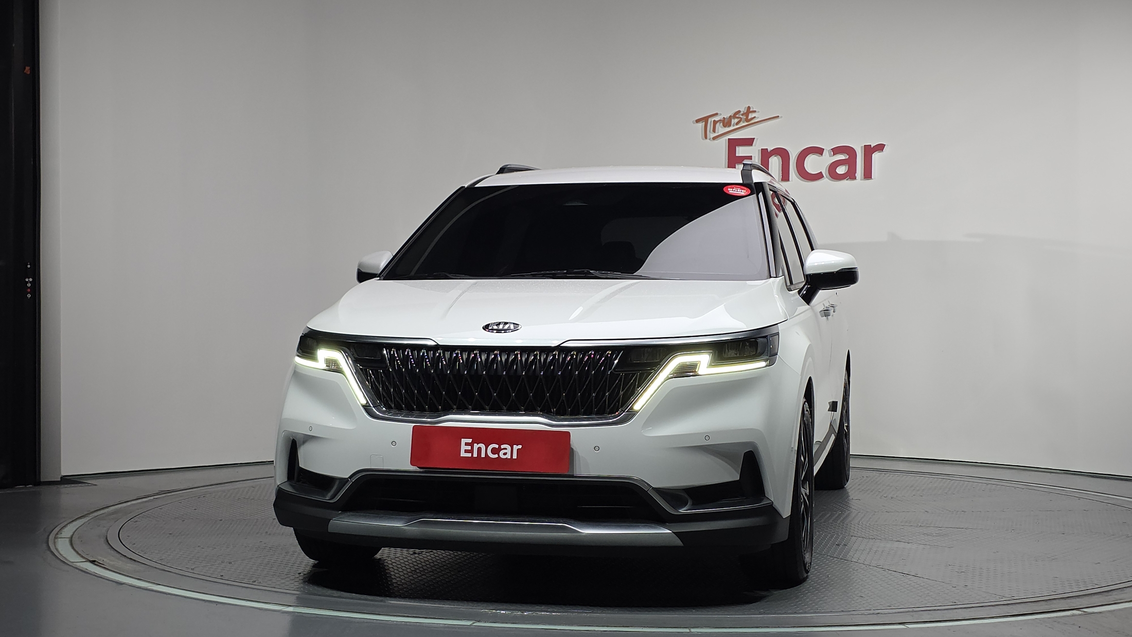 KIA CARNIVAL photo 3