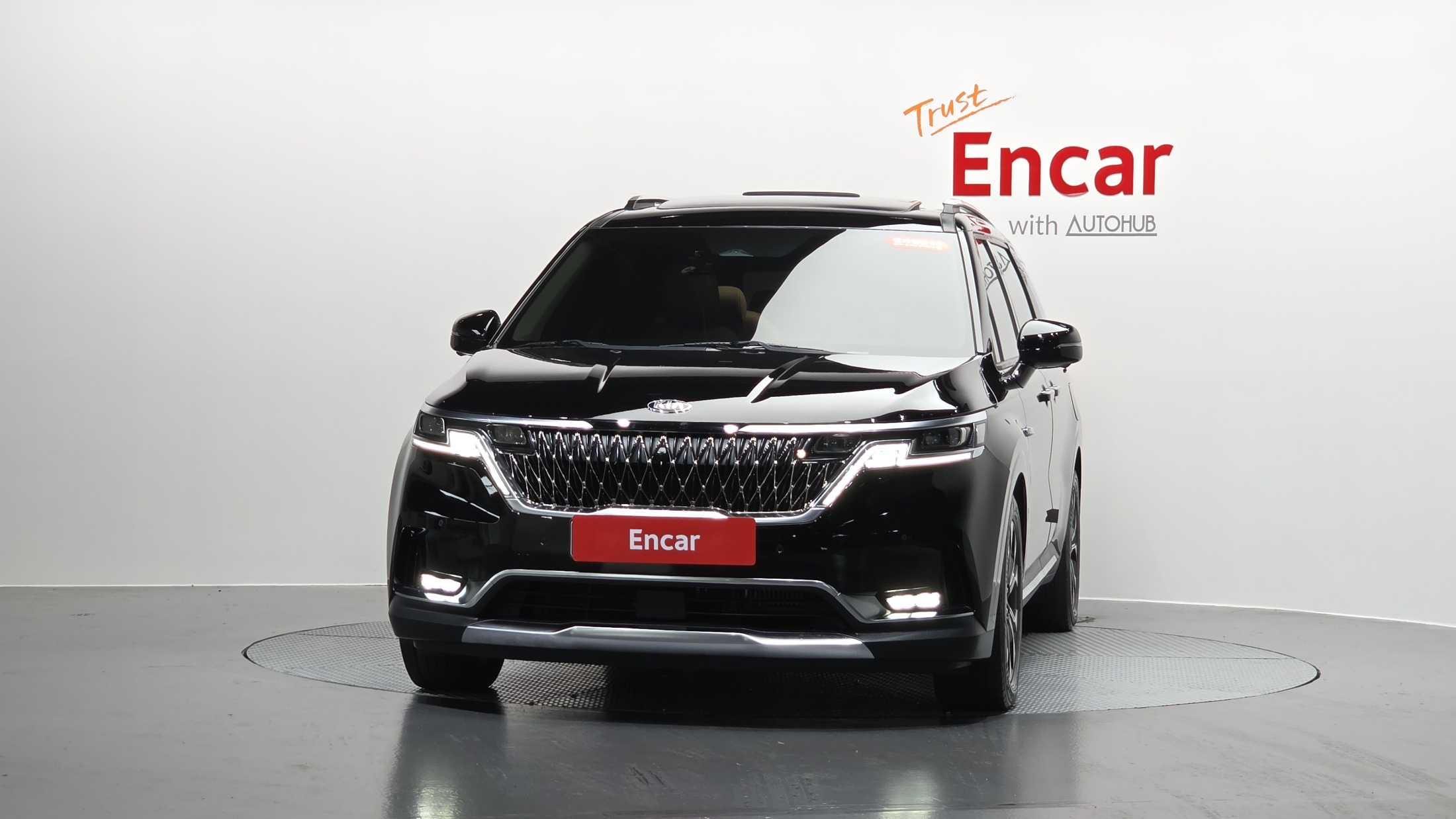 KIA CARNIVAL photo 3