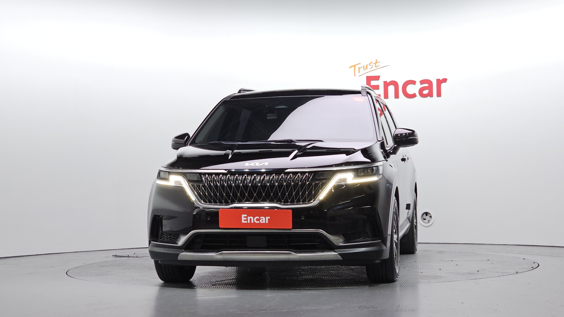 KIA CARNIVAL photo 3