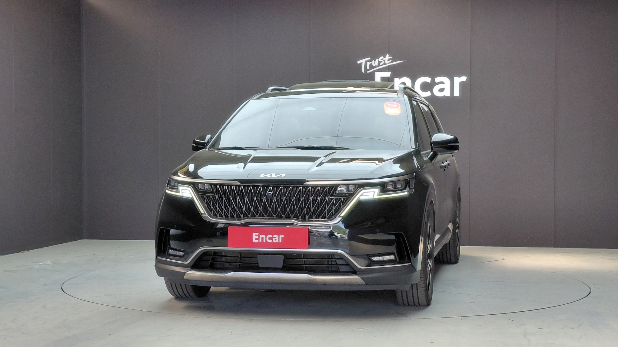 KIA CARNIVAL photo 3