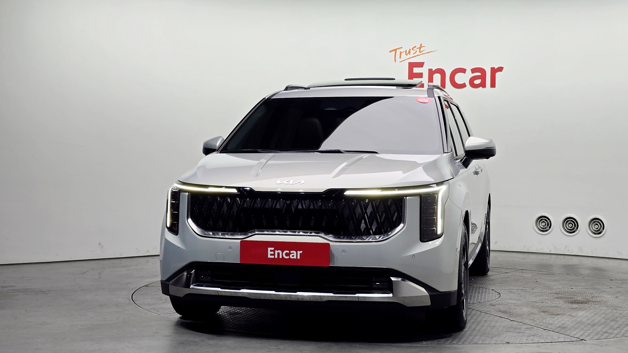 KIA CARNIVAL photo 3