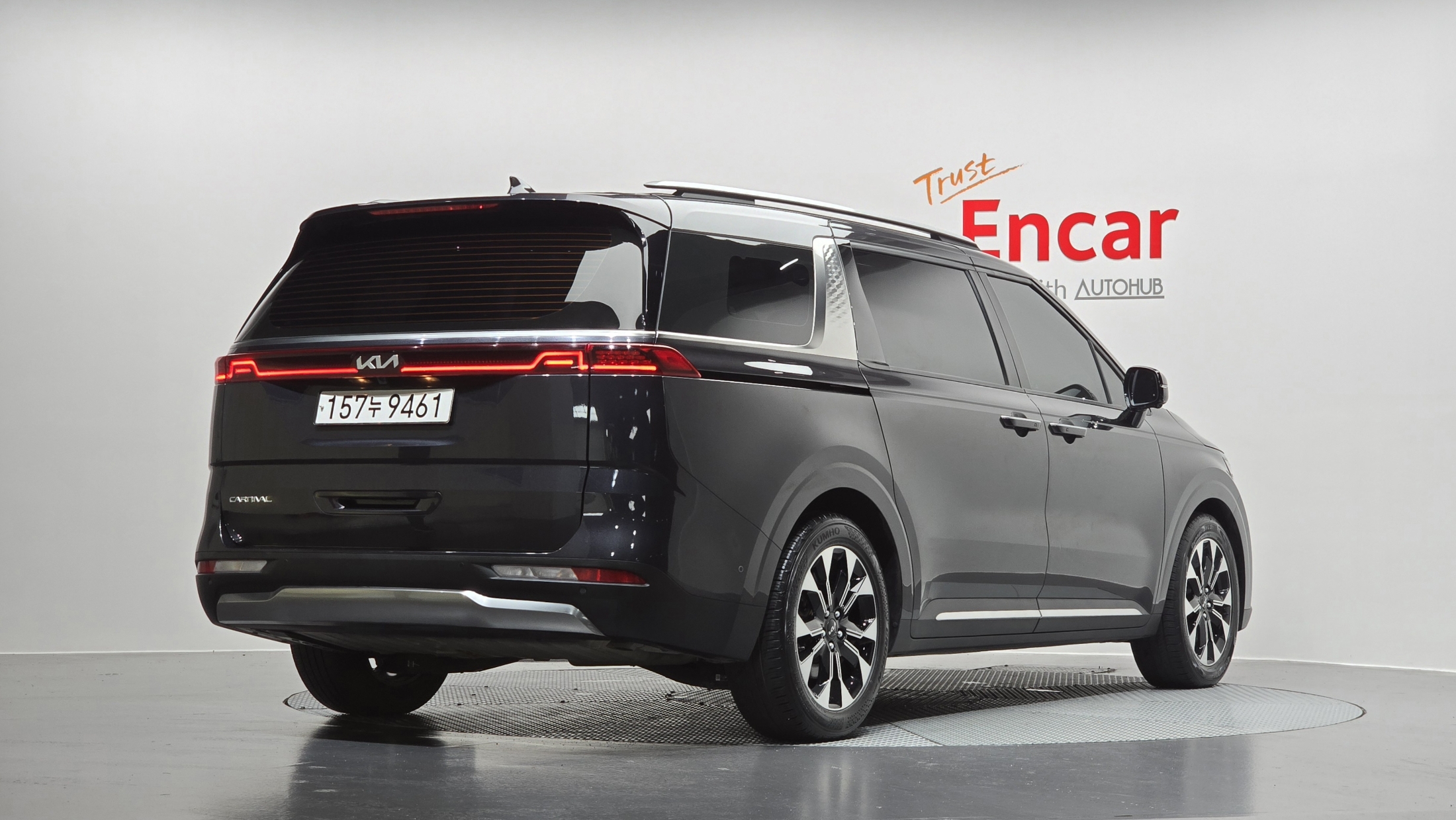 KIA CARNIVAL photo 2