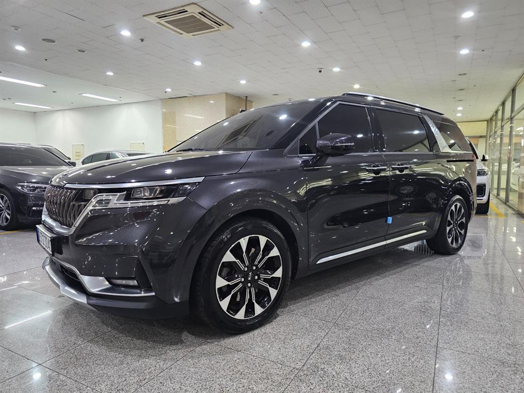 KIA CARNIVAL photo 2