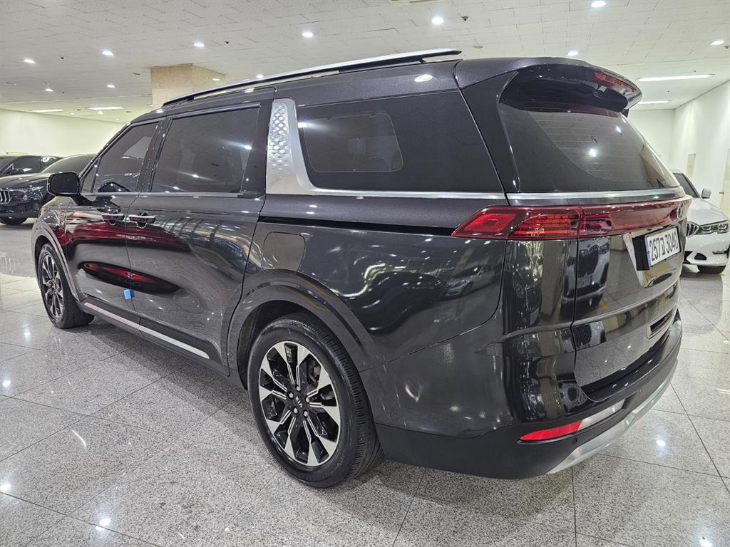KIA CARNIVAL photo 3