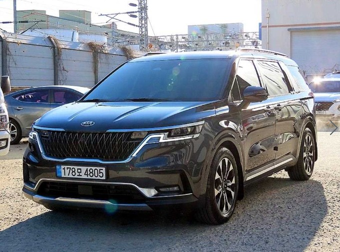 KIA CARNIVAL photo 2