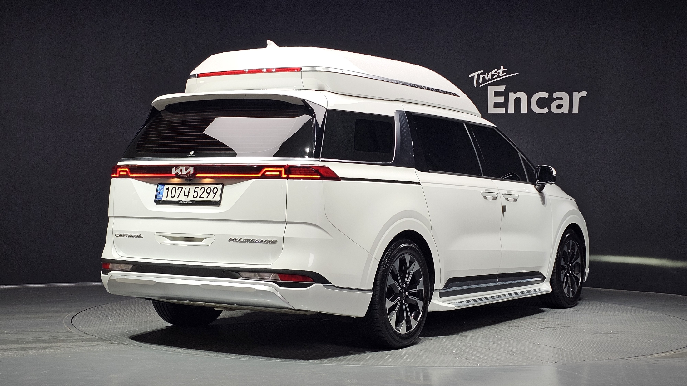 KIA CARNIVAL photo 2