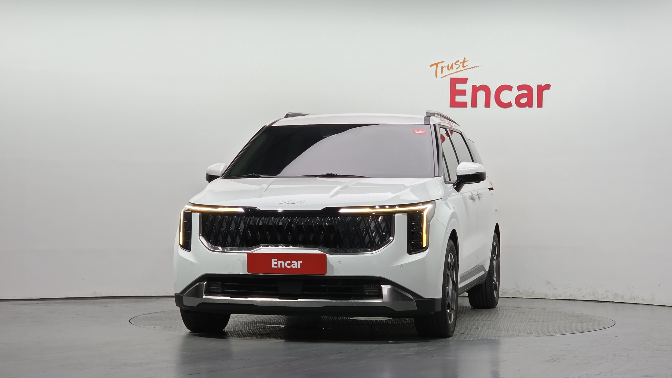 KIA CARNIVAL photo 3