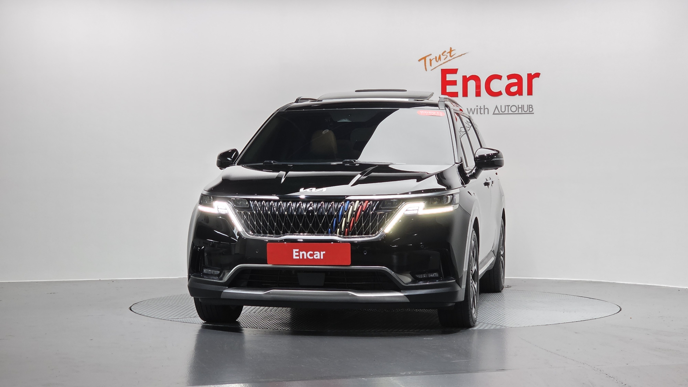 KIA CARNIVAL photo 3