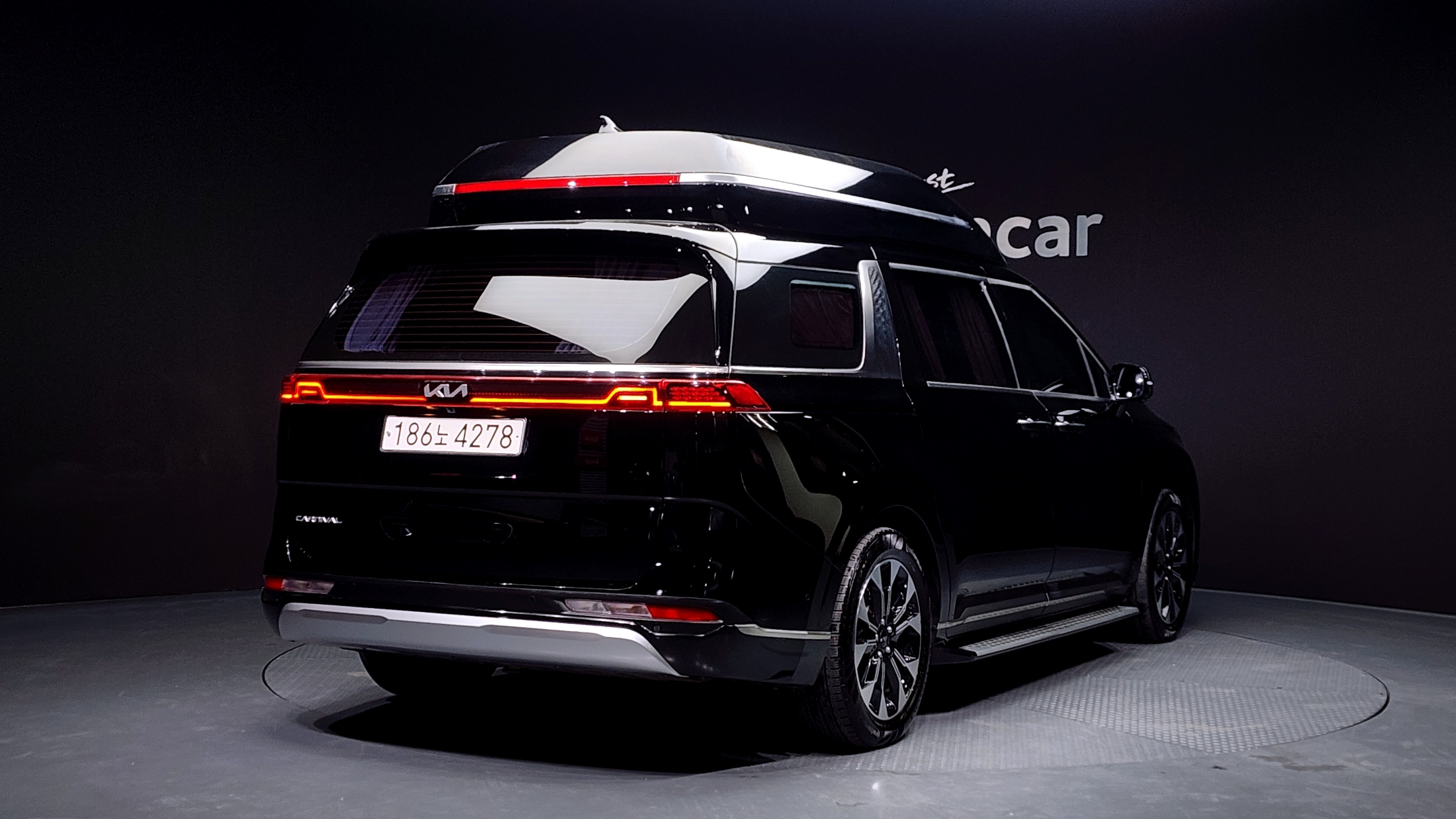 KIA CARNIVAL photo 2