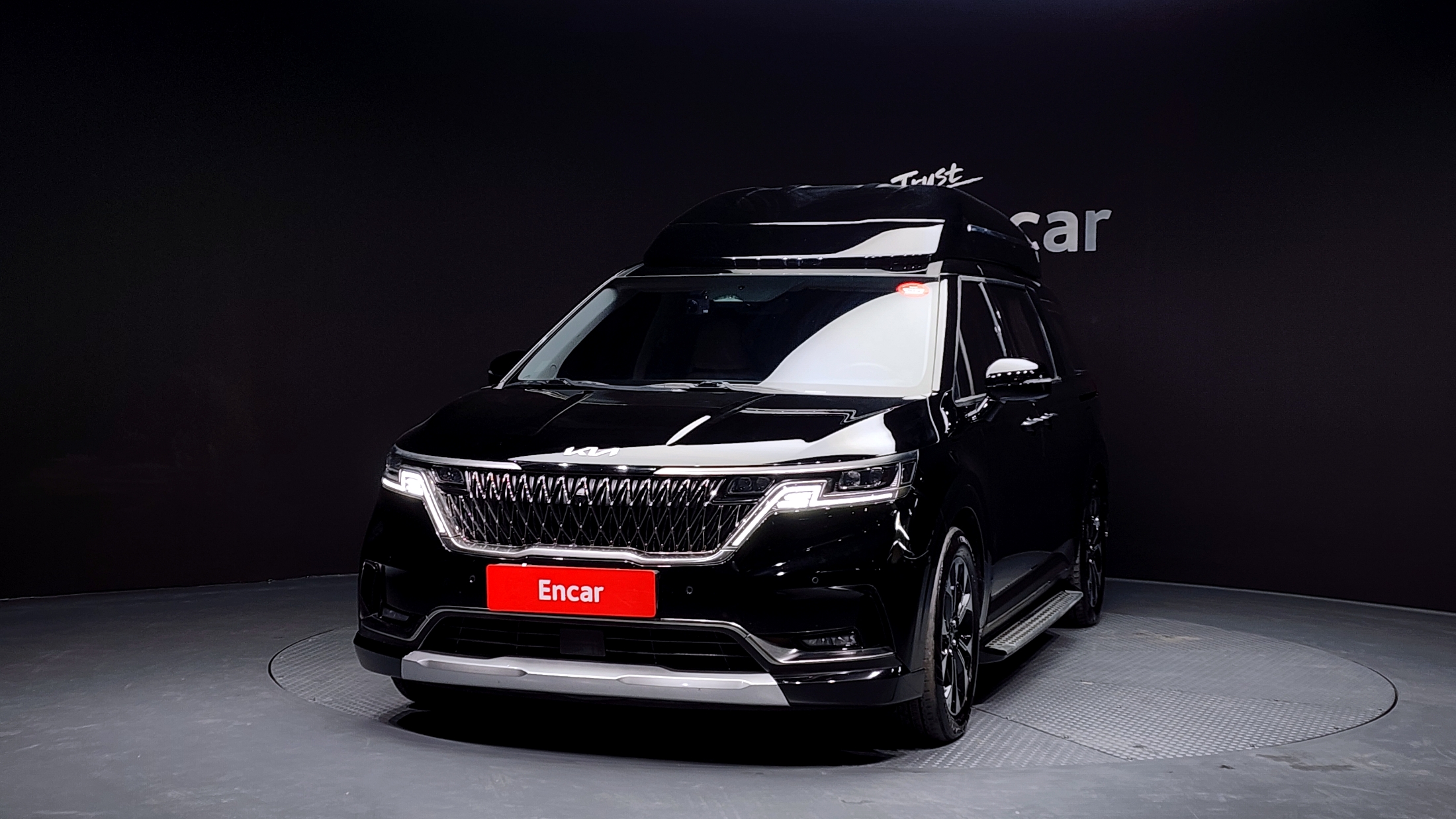 KIA CARNIVAL photo 3