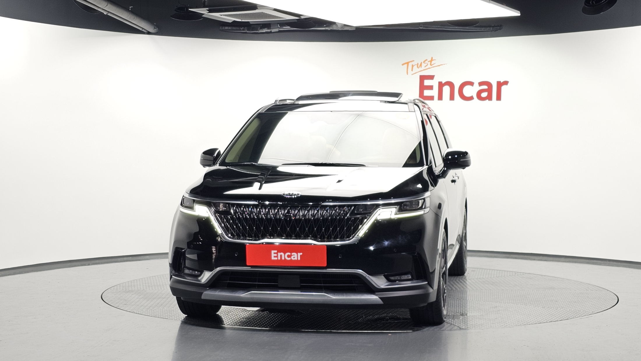 KIA CARNIVAL photo 2