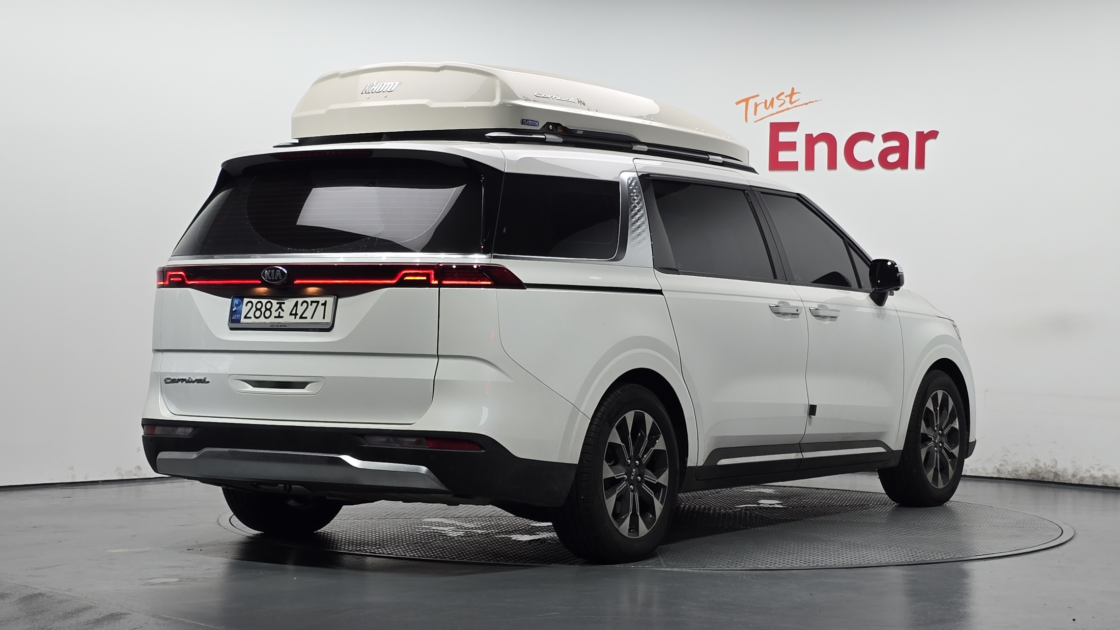 KIA CARNIVAL photo 2