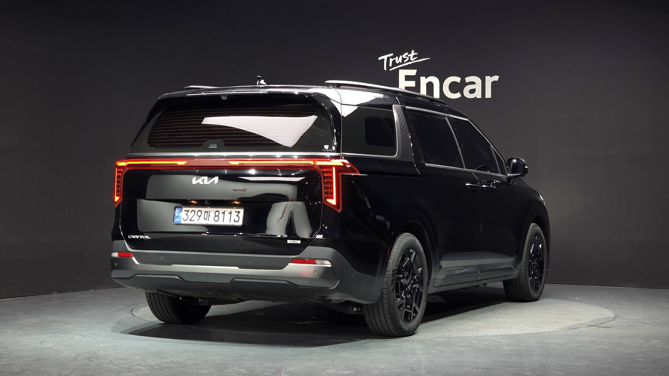 KIA CARNIVAL photo 2