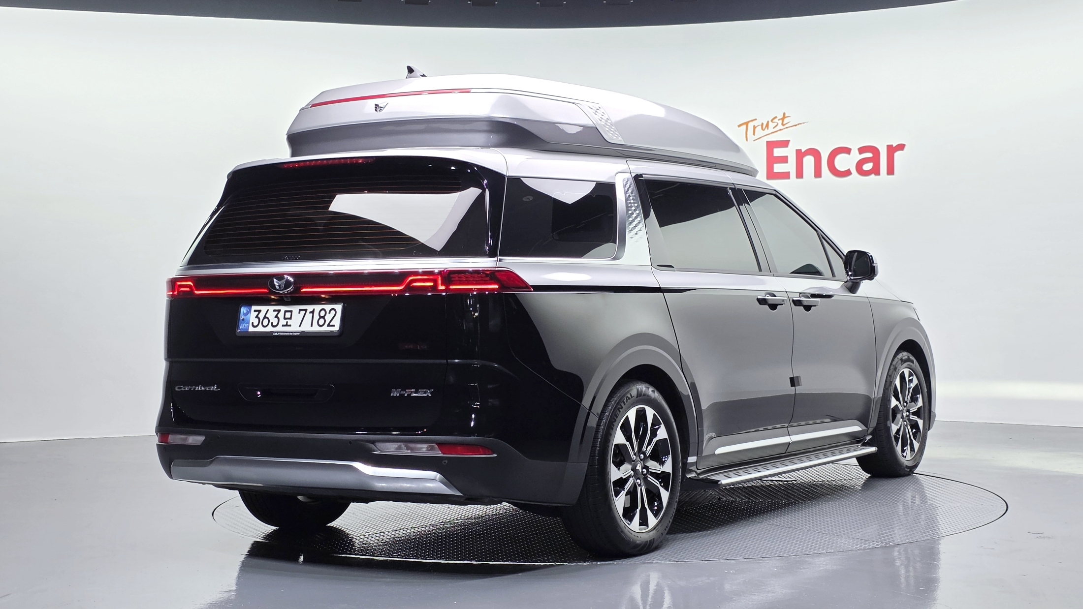 KIA CARNIVAL photo 2