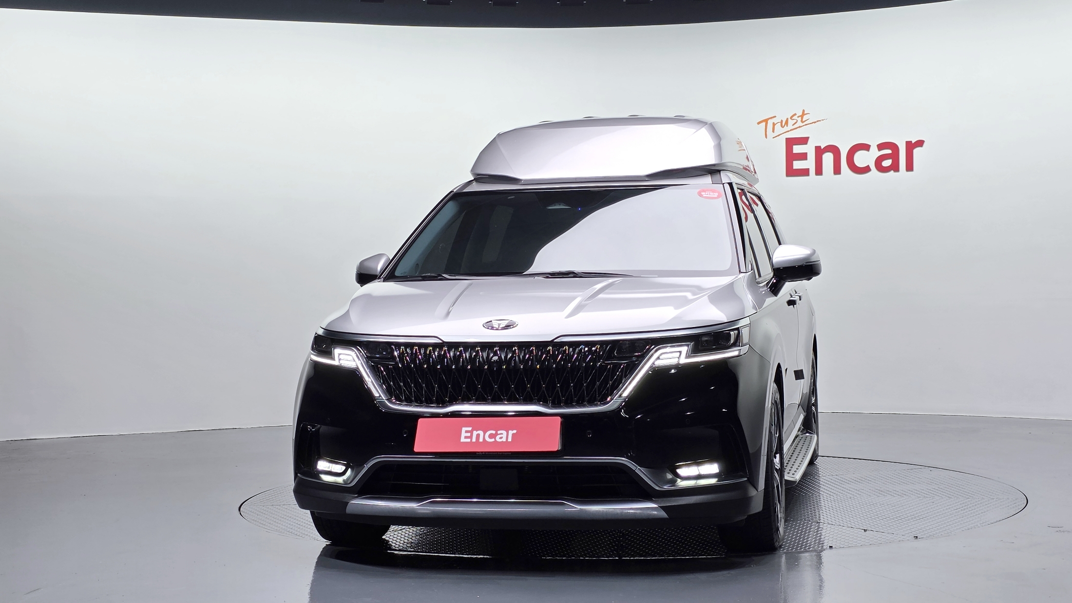 KIA CARNIVAL photo 3