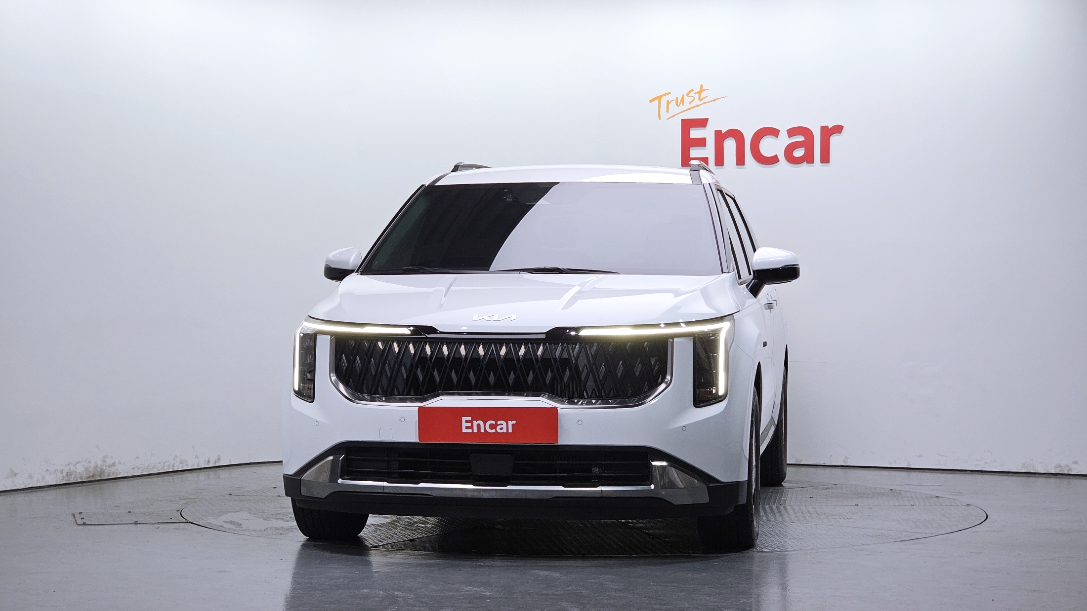 KIA CARNIVAL photo 3