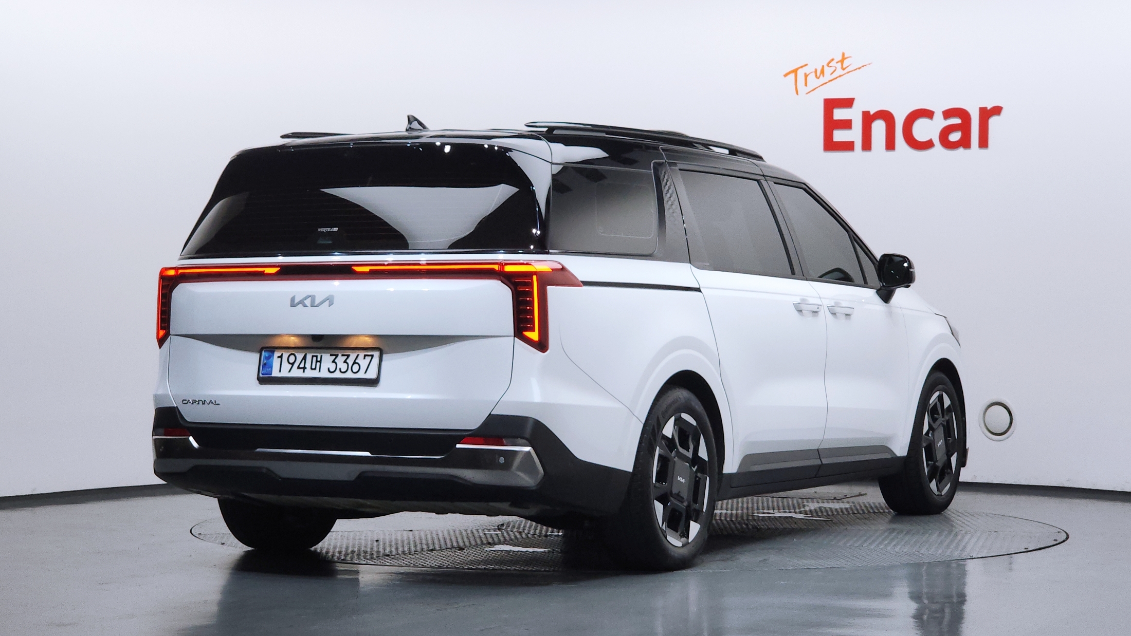 KIA CARNIVAL photo 2