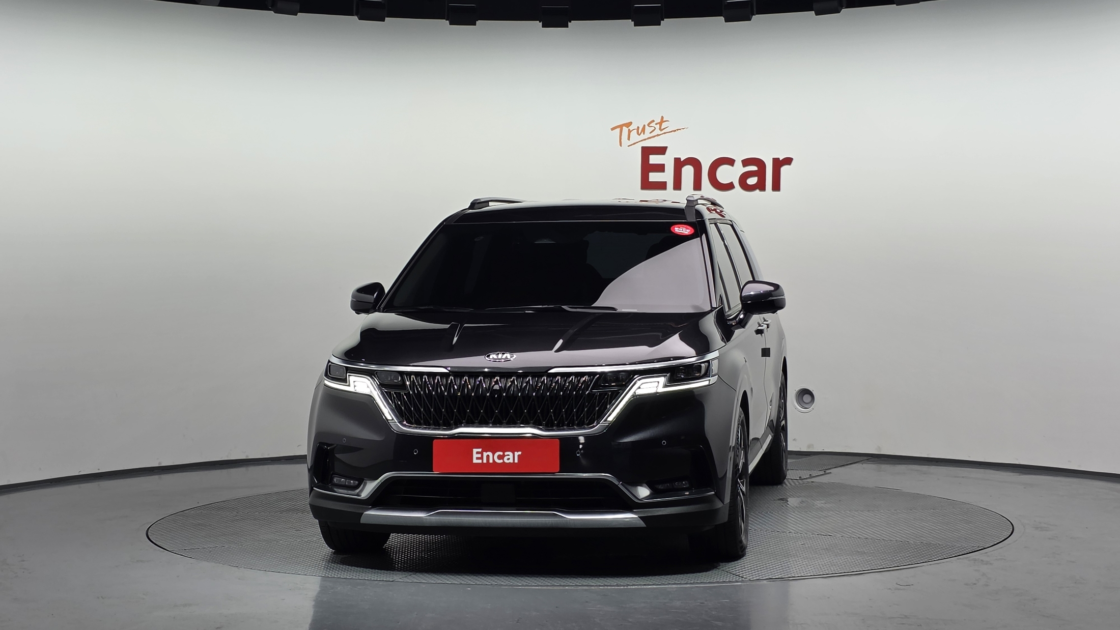 KIA CARNIVAL photo 3
