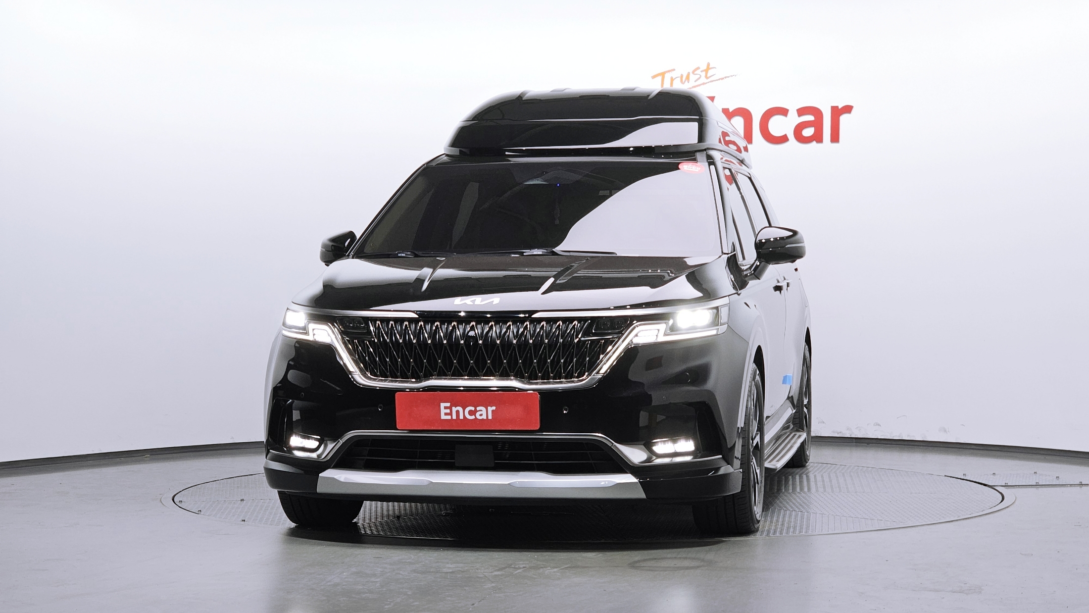 KIA CARNIVAL photo 3