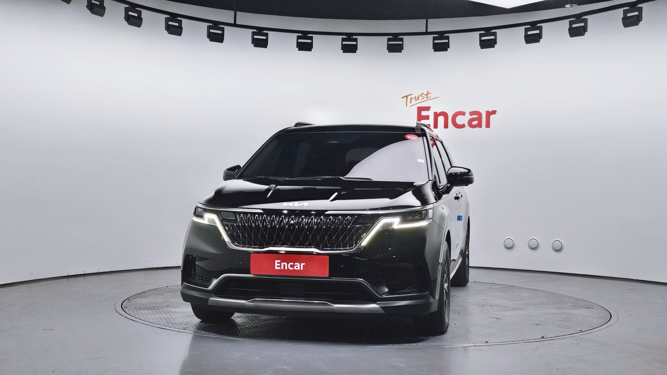 KIA CARNIVAL photo 3