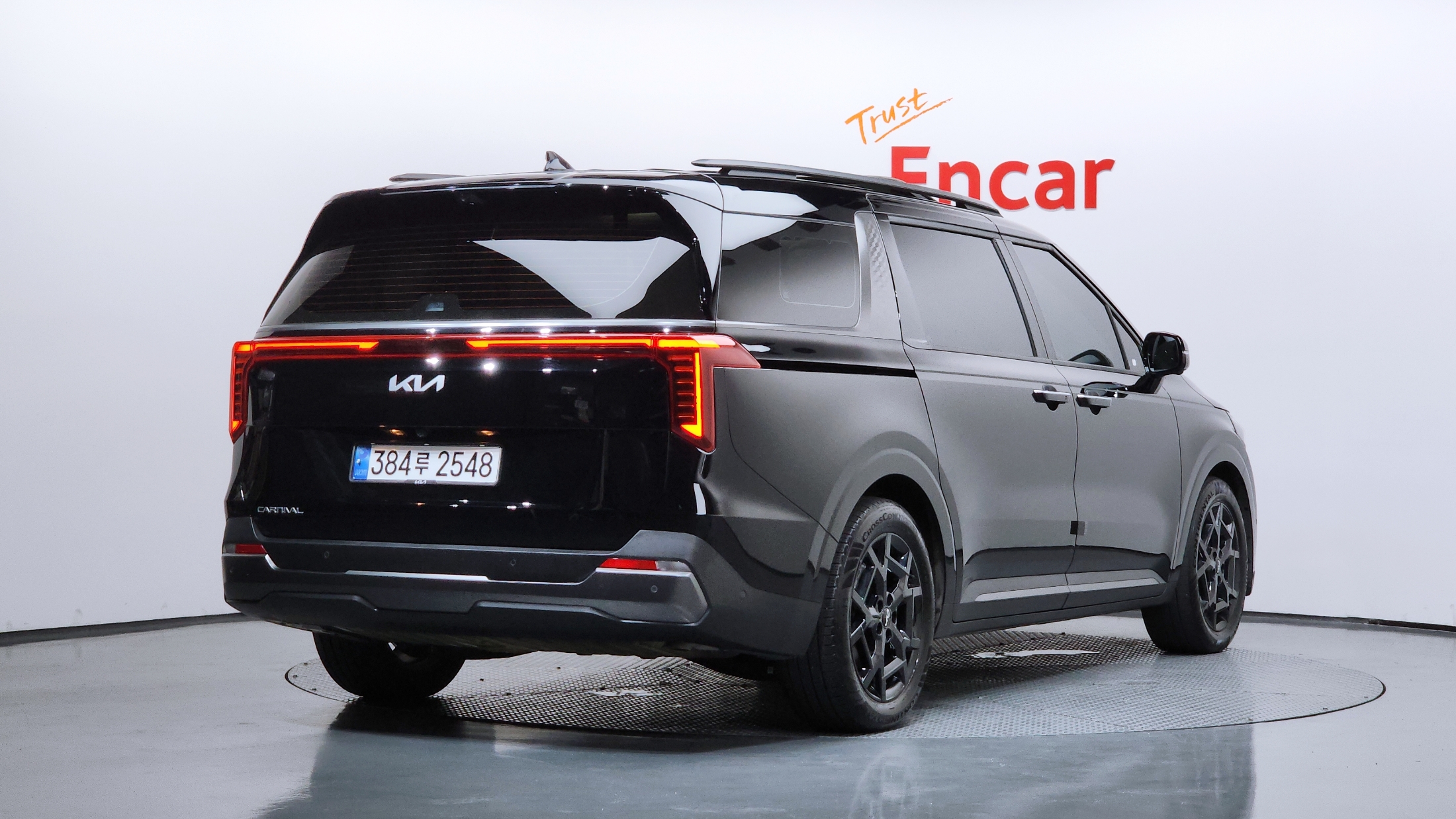 KIA CARNIVAL photo 2