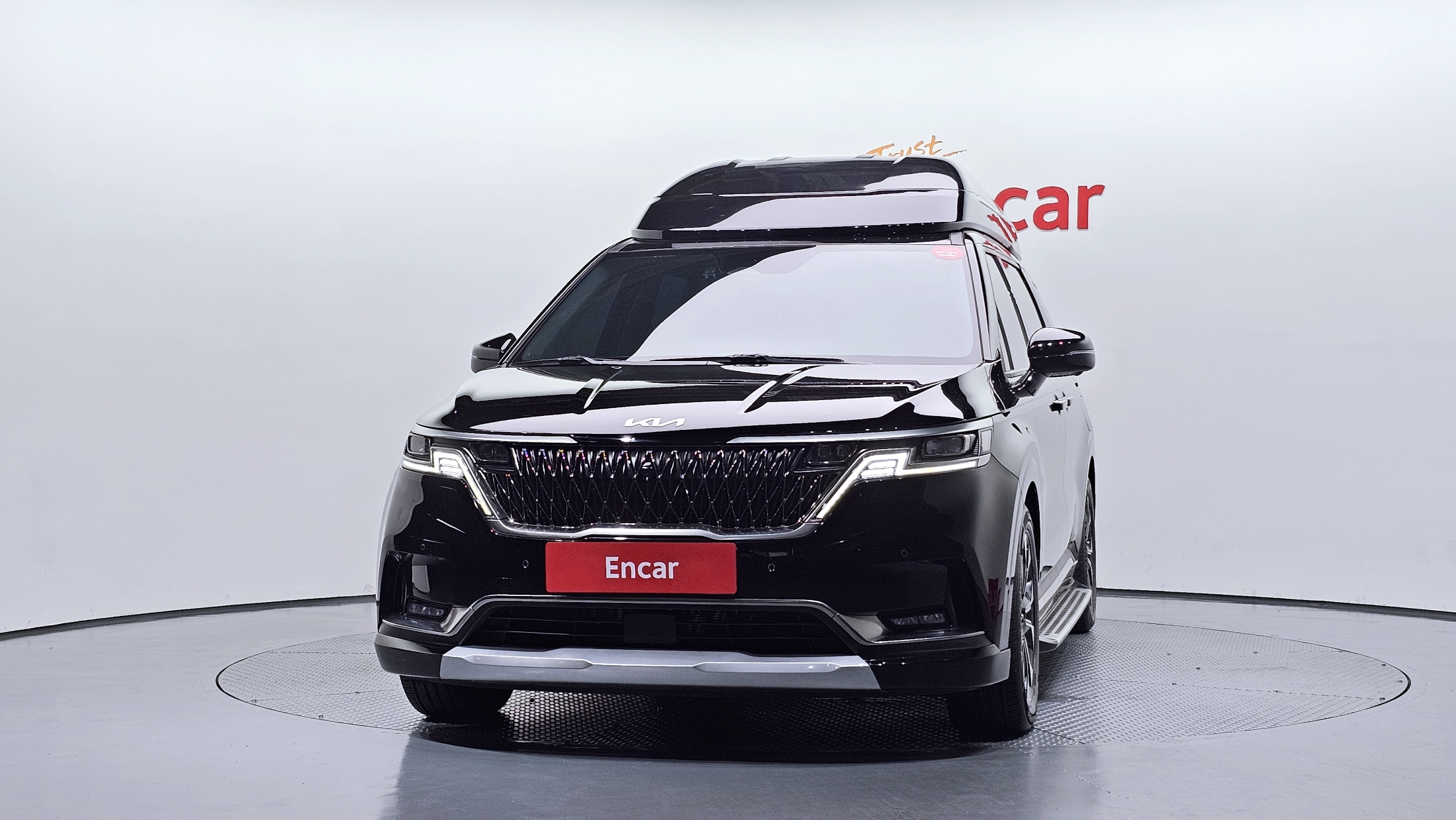 KIA CARNIVAL photo 3