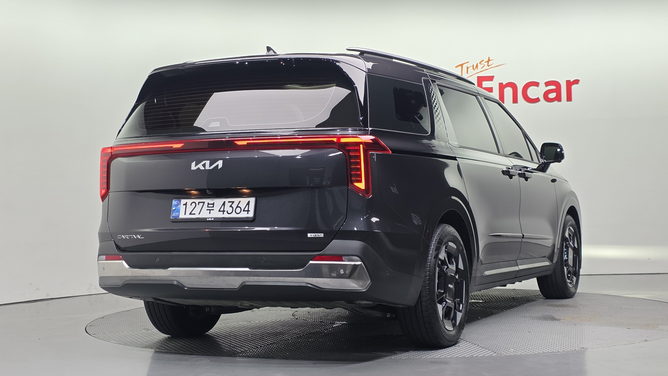 KIA CARNIVAL photo 2