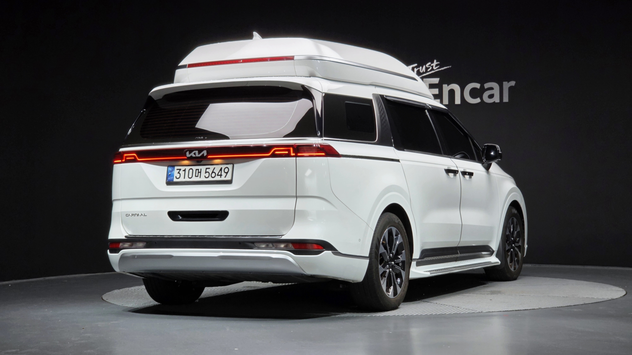 KIA CARNIVAL photo 2