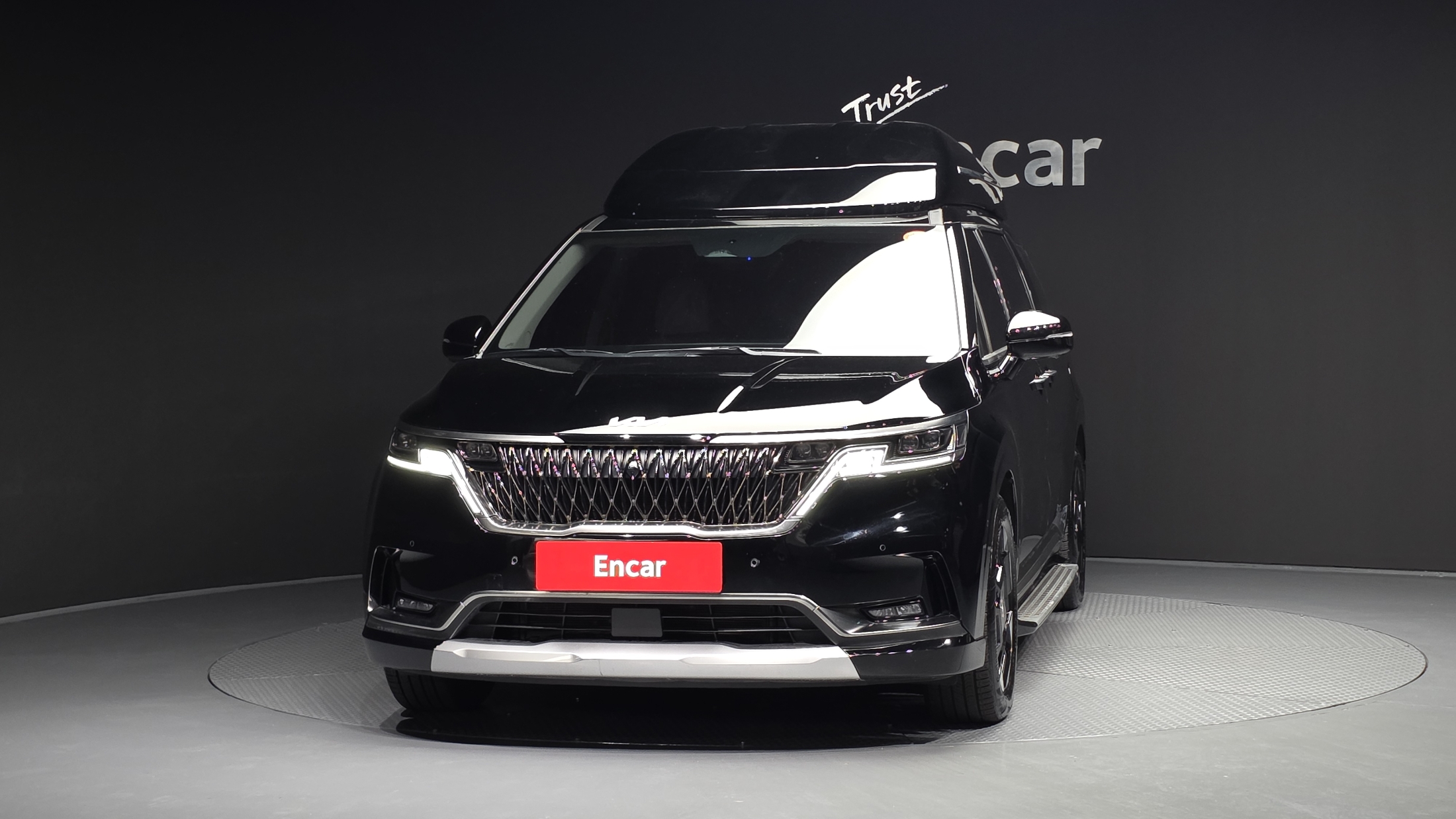 KIA CARNIVAL photo 3