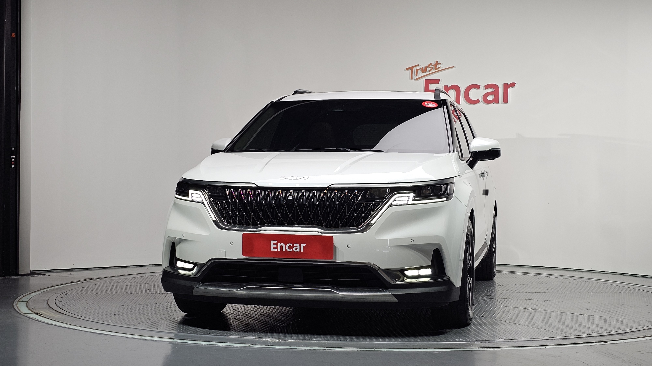 KIA CARNIVAL photo 3