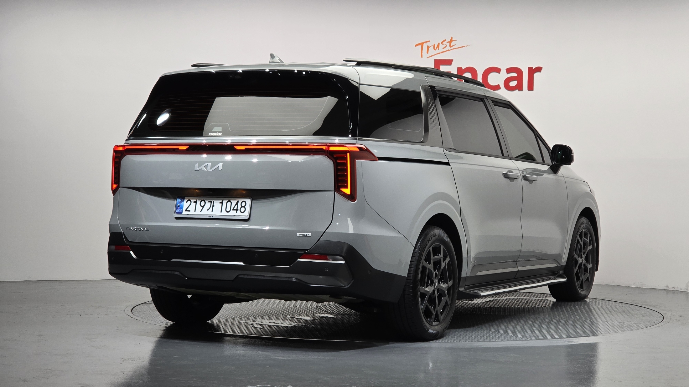 KIA CARNIVAL photo 2