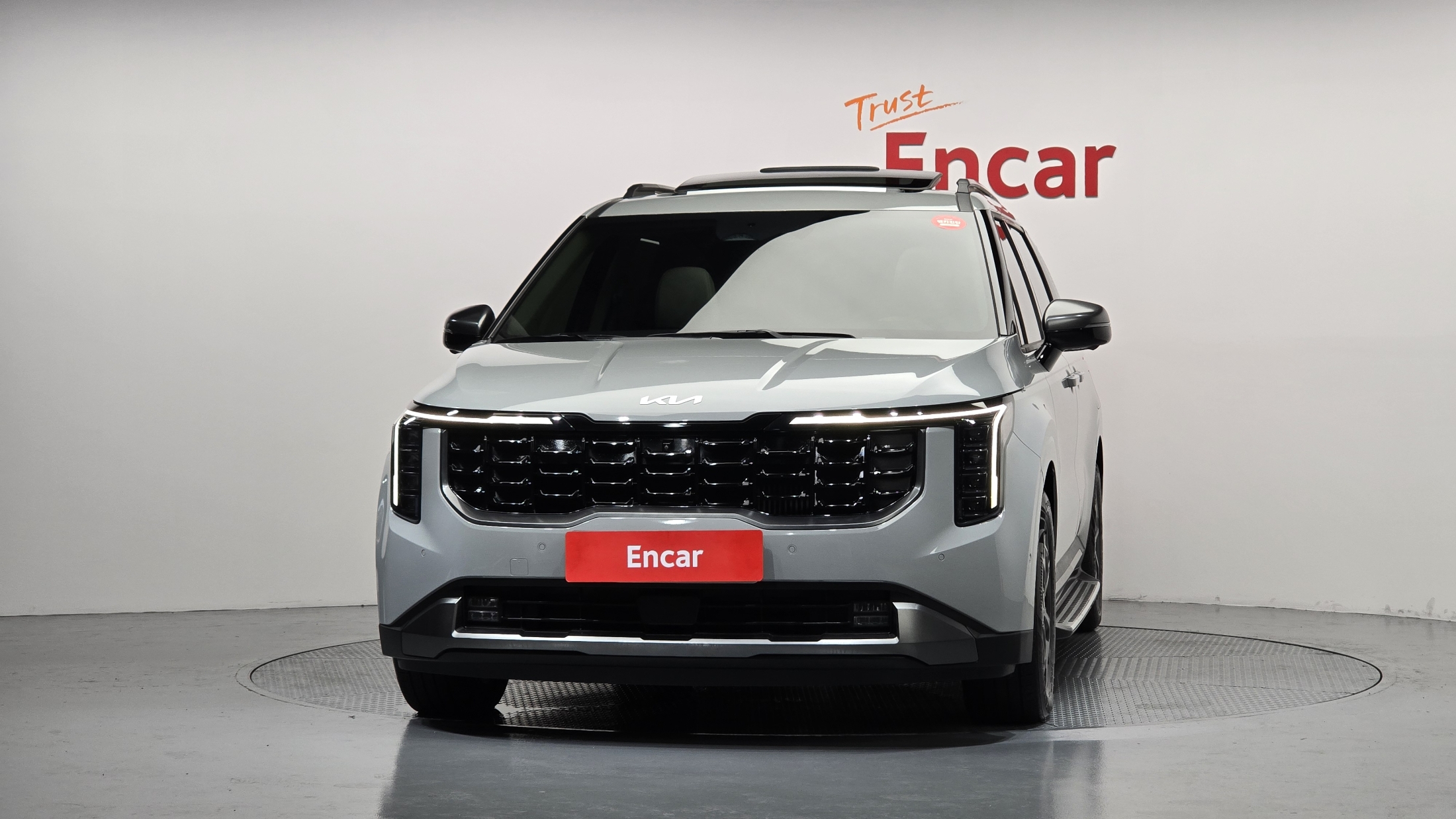 KIA CARNIVAL photo 3