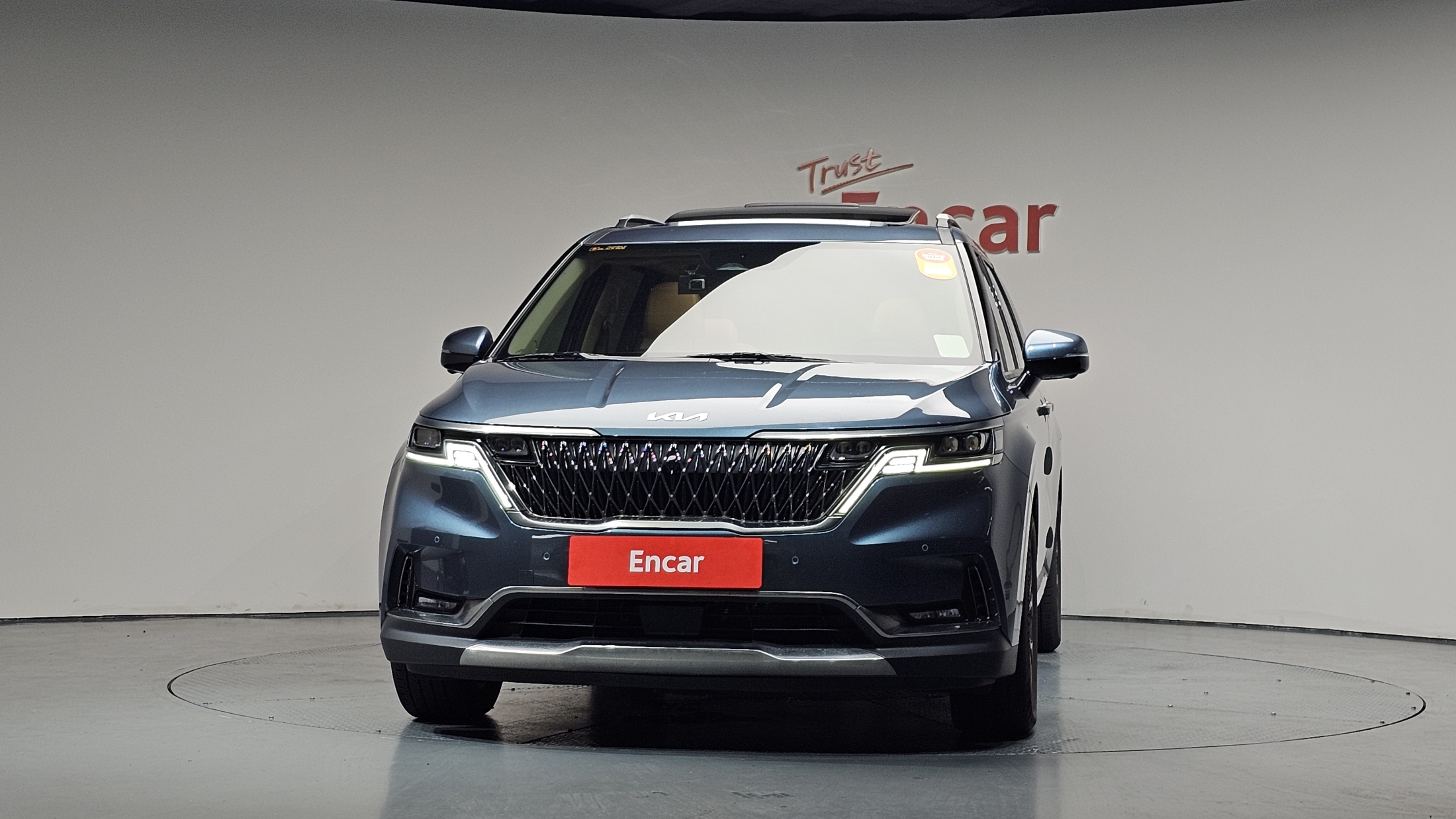 KIA CARNIVAL photo 3