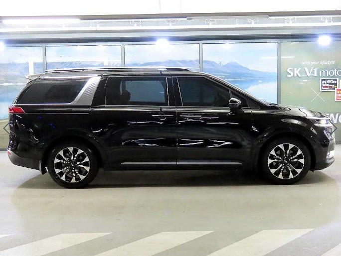 KIA CARNIVAL photo 2
