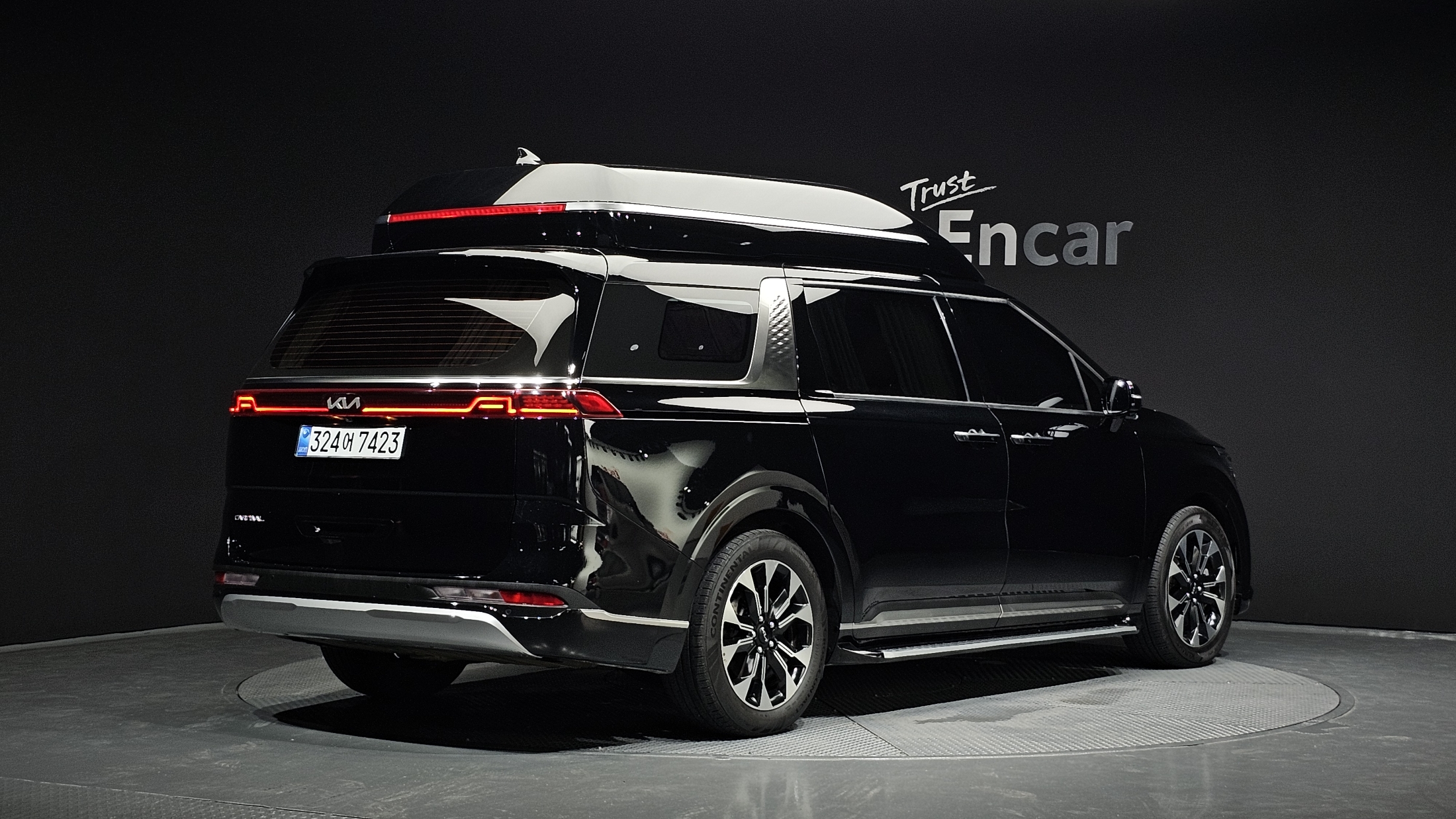 KIA CARNIVAL photo 2