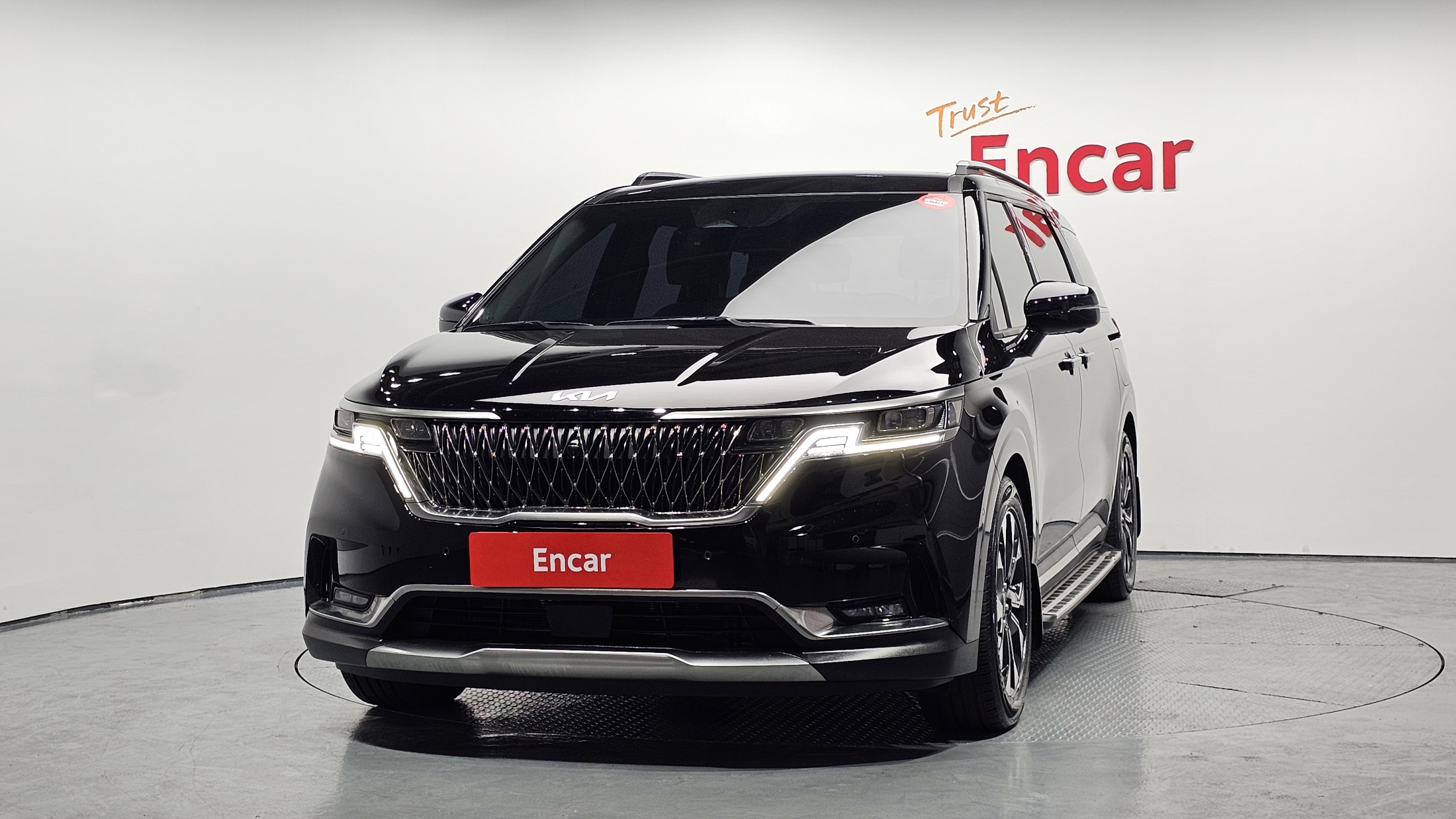 KIA CARNIVAL photo 3