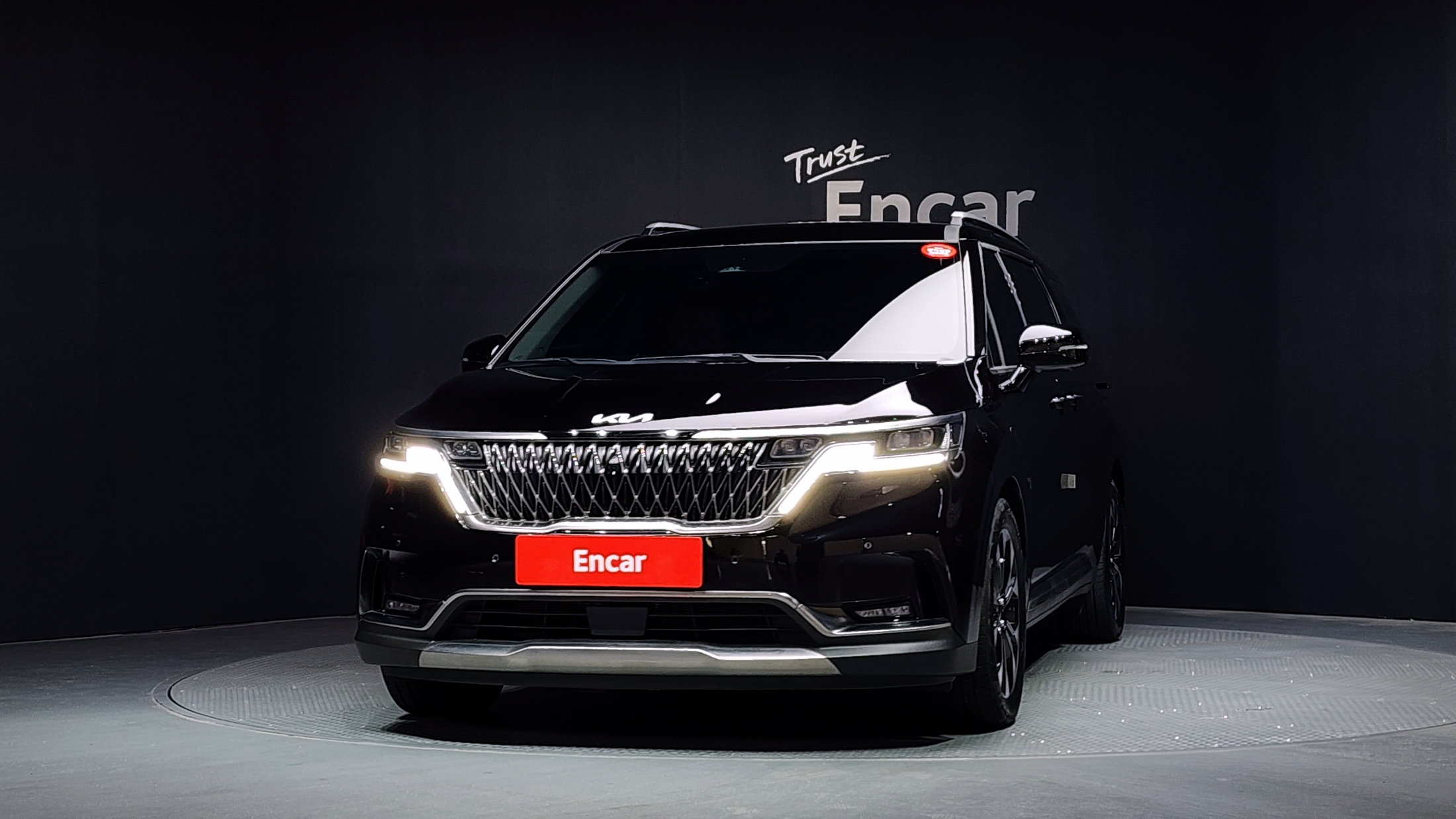 KIA CARNIVAL photo 3