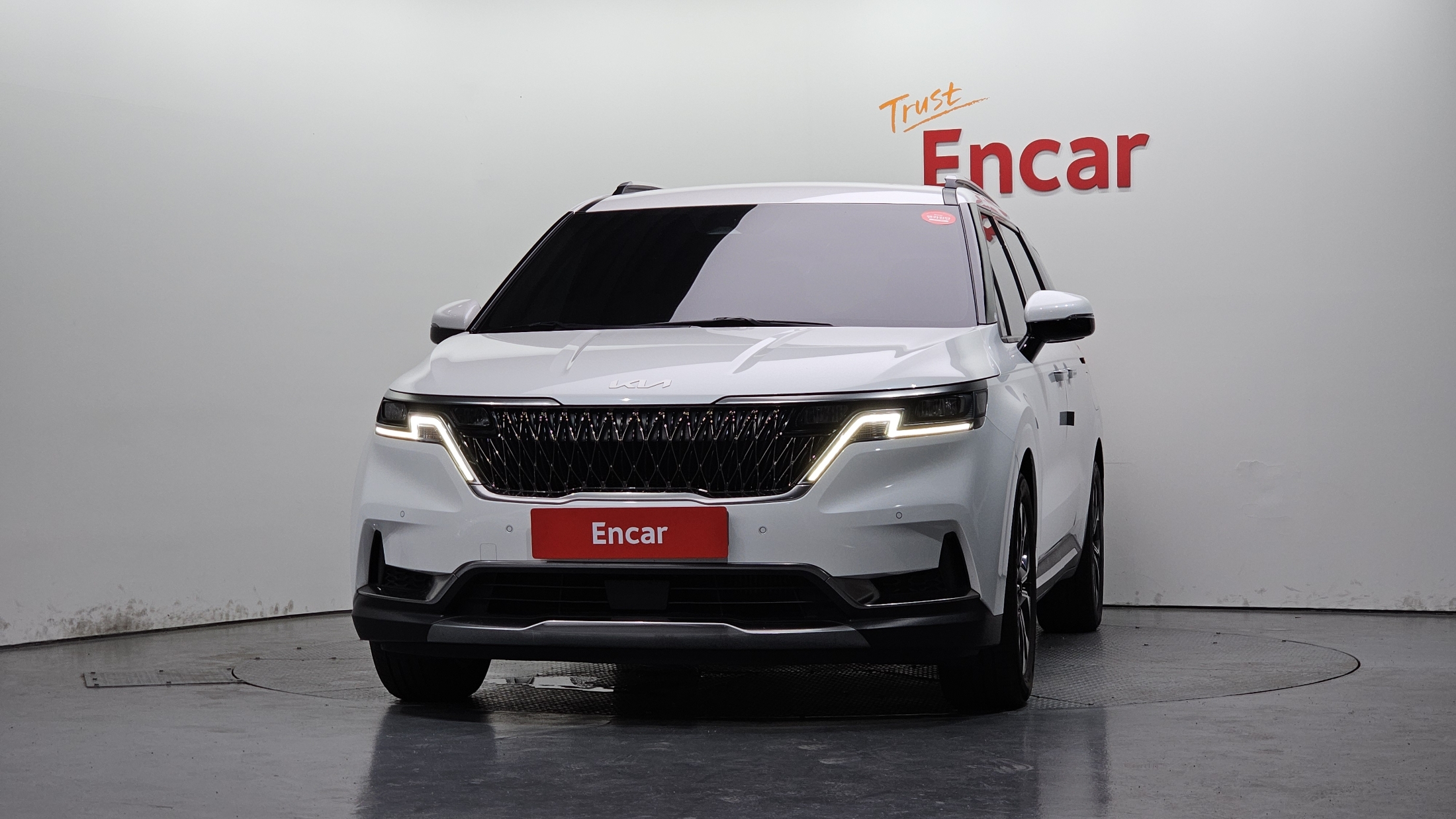 KIA CARNIVAL photo 3